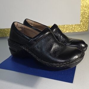 Born Concept (b.o.c.) Peggy slip-on Mules/ Clogs Black Pebbled Leather Size 7/38
